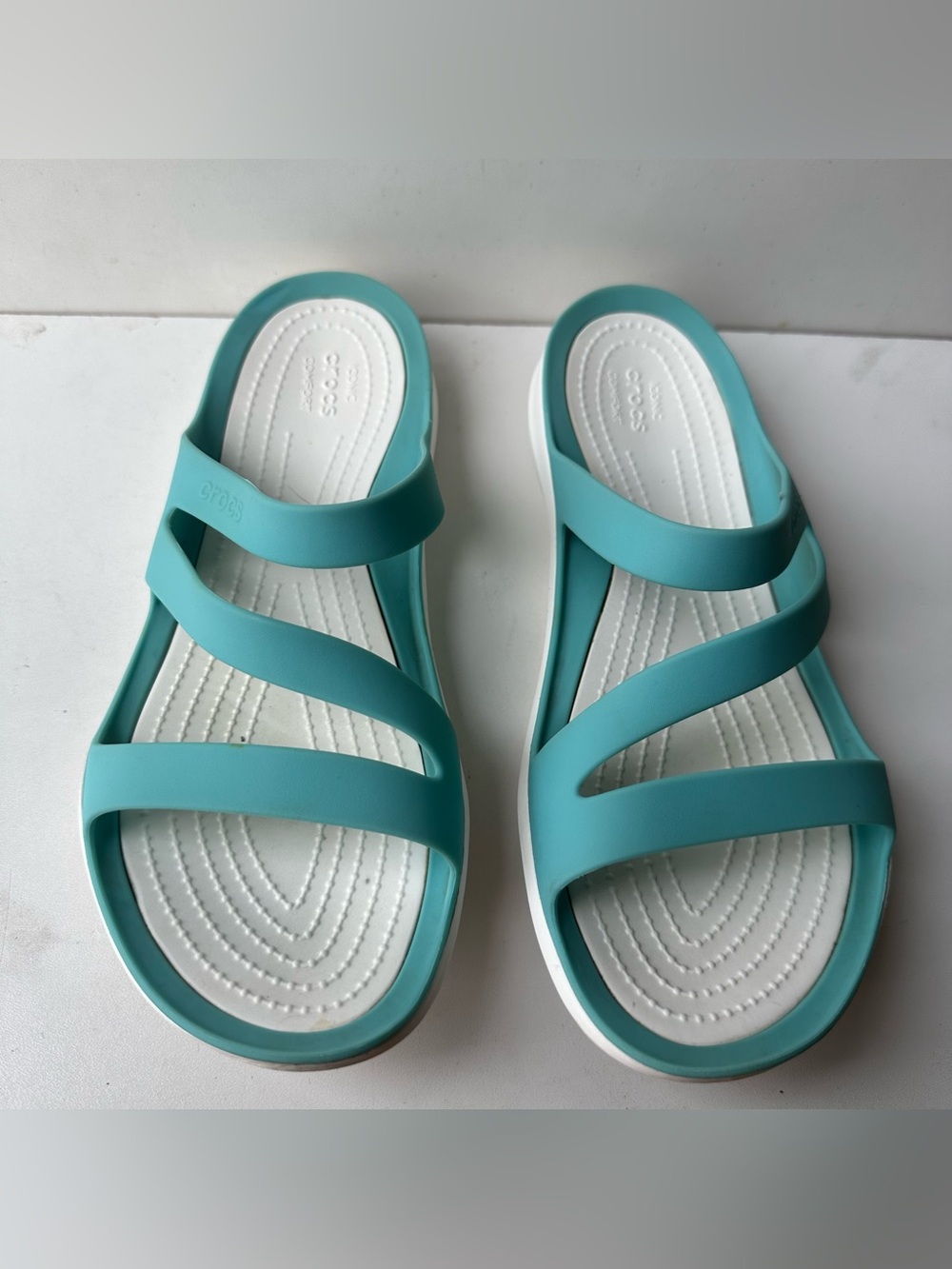 Crocs Women’s Swiftwater Strappy Sandals Aqua White Comfort Slides Size W10